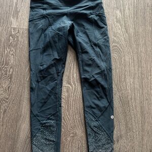Lululemon Blue Reflective Crop Leggings – Size 6